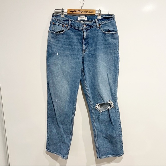 ABERCROMBIE & FITCH Curve Love 90s Straight Low Rise Jeans Medium Wash - Picture 2 of 7